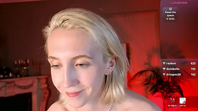 Elen__Moore élő XXX-chatje