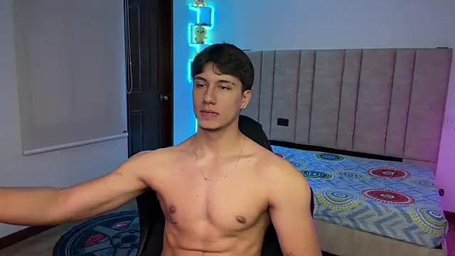 CHRIS_MORGAN1 Live XXX-Chat