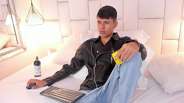 JacobFerrer Chat XXX in diretta