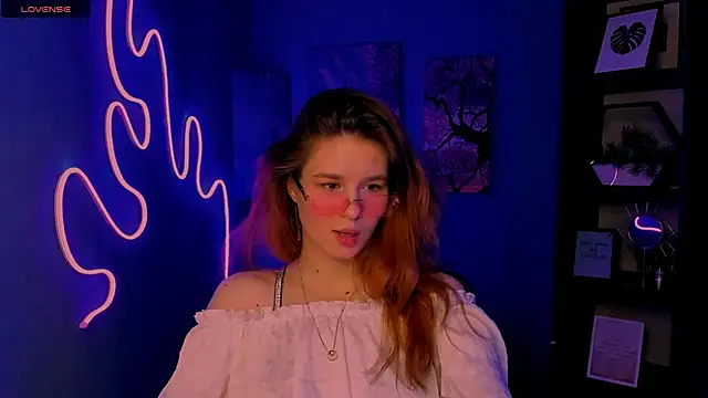 angie_foxy1 XXX чат на живо
