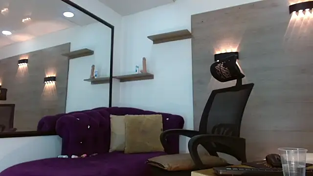 Logaanhotts live XXX chat