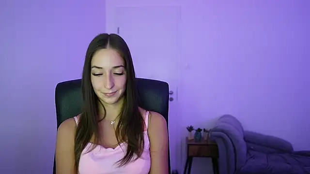 Crystalbrunette18's Live XXX Chat