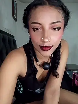 KattyBerryX Adlı Modelin Canlı XXX Sohbeti