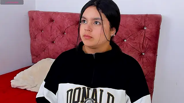 Chat +18 de skyhotgirll ao vivo