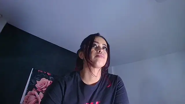 EvaaFoxxy1 Live XXX Chat