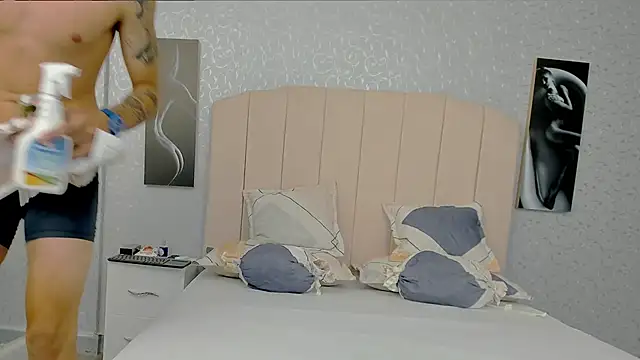 NoahThomson1's Live XXX Chat