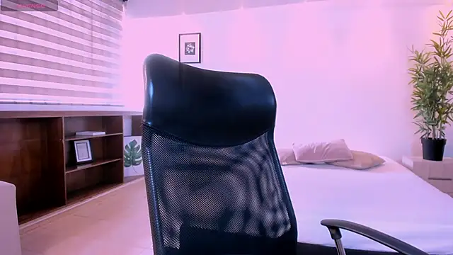 zoe_linss' Live XXX Chat