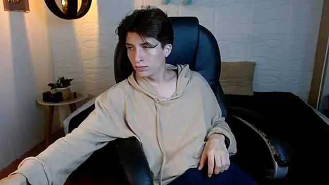 Marcoviolet's Live XXX Chat