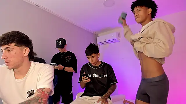 Chat XXX en directo de Handsomeboyss19