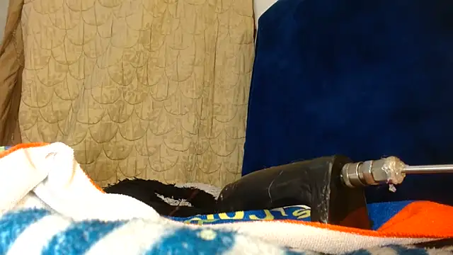 kattislut77 élő XXX-chatje