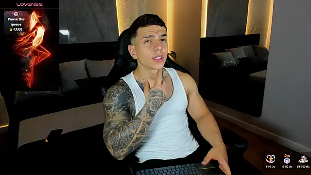 XXX chat uživo modela SalvatoreDmore