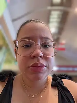 Lucyklein2022's Live XXX Chat