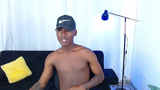 alexaandro18 élő XXX-chatje