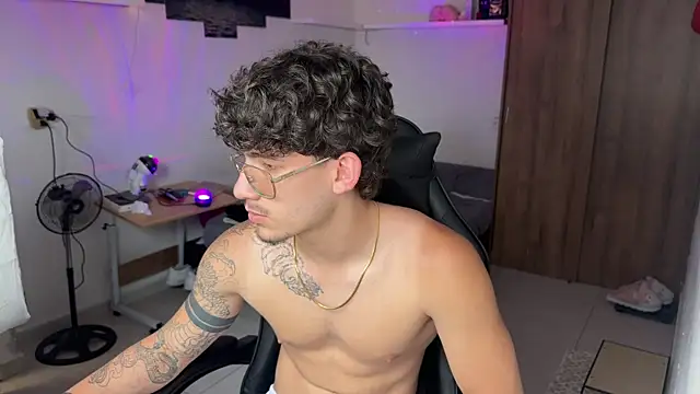 Kisan_Smith Live XXX-chat