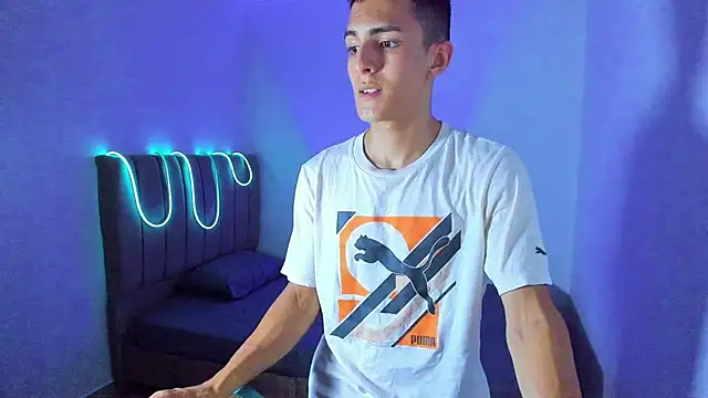 Matiius18 webcam show