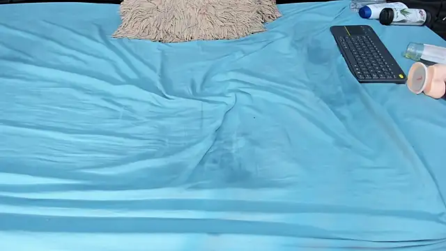 Melody_Megann élő XXX-chatje