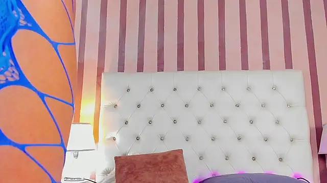 Chat XXX ao vivo de Mia-Stones