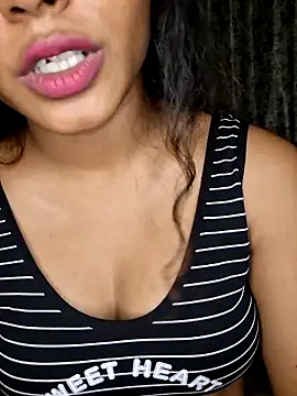 Akni_ Chat XXX live