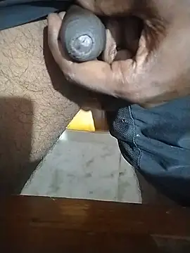 Luckyprasad2486 Adlı Modelin Canlı XXX Sohbeti