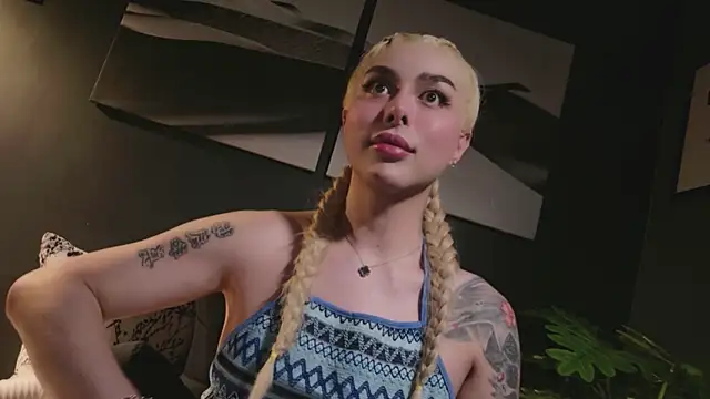 Chat +18 de LetisiaRocks ao vivo