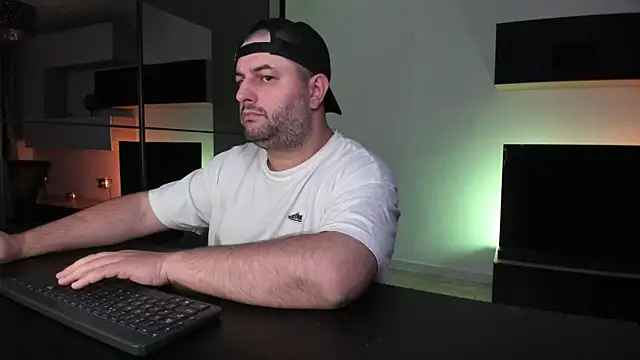 DravenPeak Chat XXX live