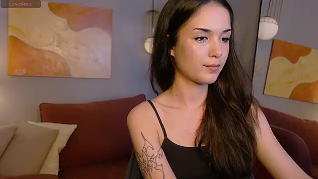 SkinnyEllie live XXX chat
