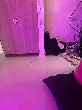 Czat XXX na żywo – mia__gomex