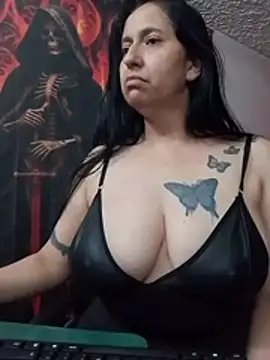 Chat XXX en directo de holydeath_1