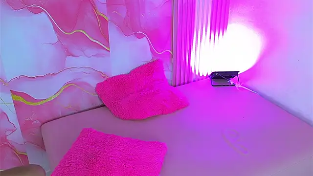 PrivateDesireExtreme's Live XXX Chat