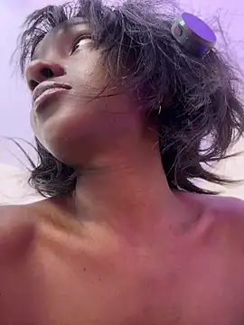 Chat XXX ao vivo de Keirahartz