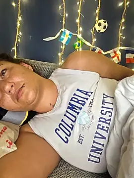 Hausverbot3 Adlı Modelin Canlı XXX Sohbeti