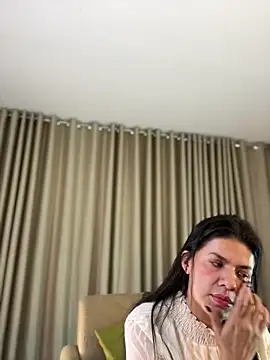 Zandrina 现场XXX聊天