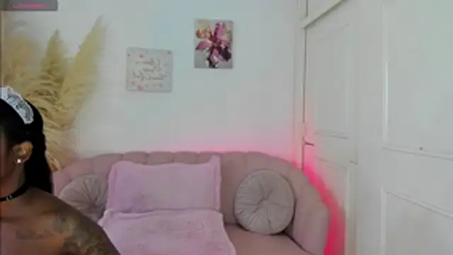 bruneettklaryss' Live XXX Chat