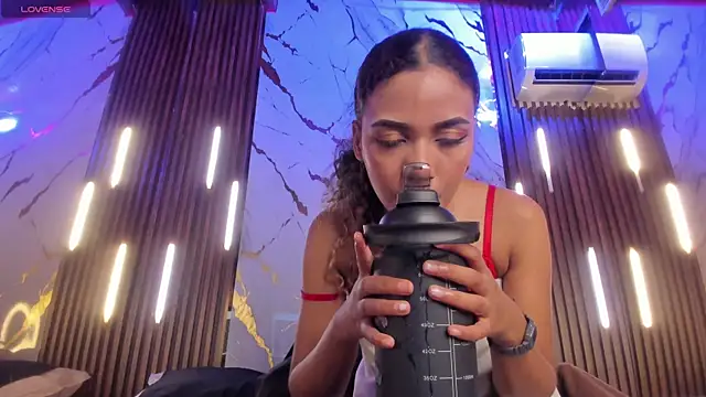 VictoriaDuart's Live XXX Chat