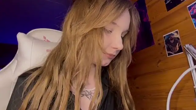 OpheliaVoss' Live XXX Chat