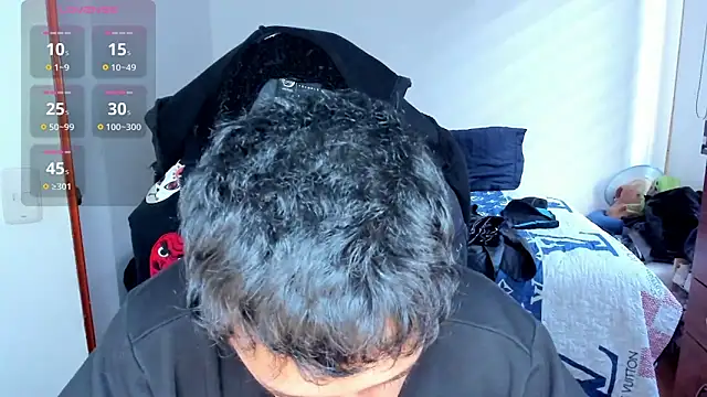 Tommy_Bred 라이브 XXX 채팅
