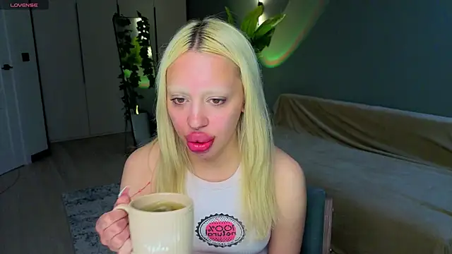 Luna_Beverly Chat XXX in diretta