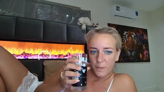Wendysexyx: онлайн-секс-чат