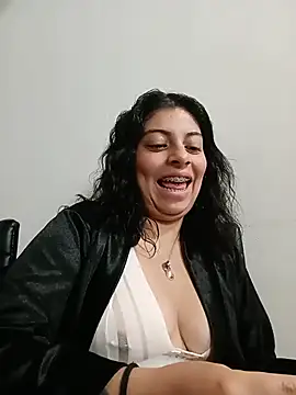 Iam_Issaa Live XXX-chat