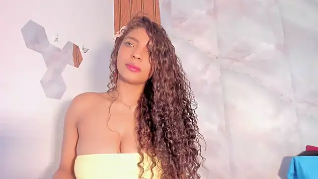 MiaKirshner Adlı Modelin Canlı XXX Sohbeti