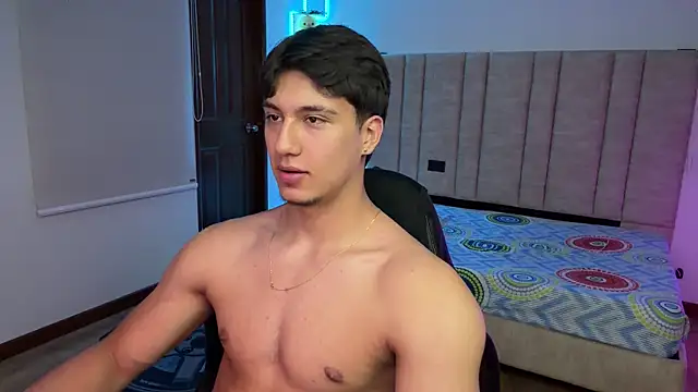 CHRIS_MORGAN1 Adlı Modelin Canlı XXX Sohbeti