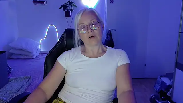 Chat +18 de Linsy_Kim ao vivo