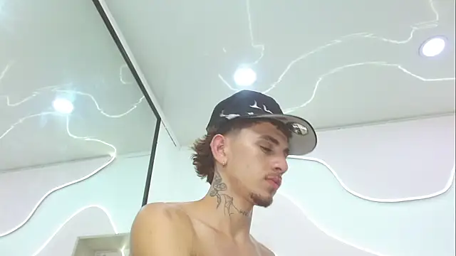 DanntheStiffのライブXXXチャット