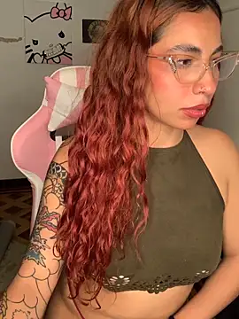 PrettyChloe_'s Live XXX Chat
