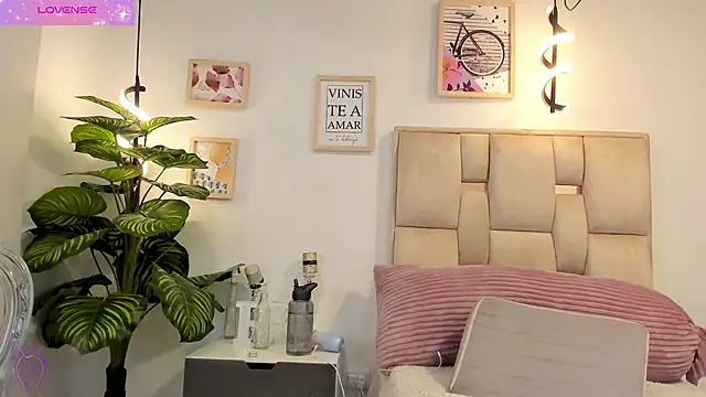 Rachel__LangのライブXXXチャット