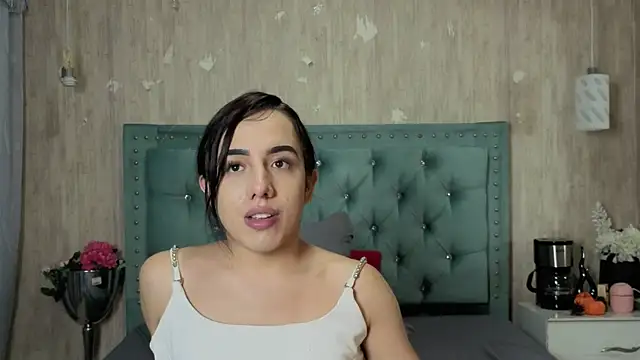 XXX chat uživo modela Alicee_Moonn