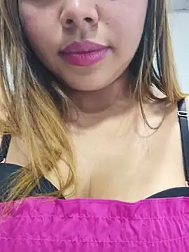Czat XXX na żywo – Yelii_