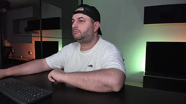 DravenPeak Chat XXX in diretta