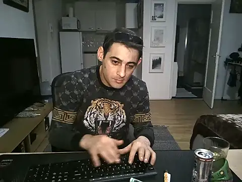 XXX chat uživo modela mihaimichael