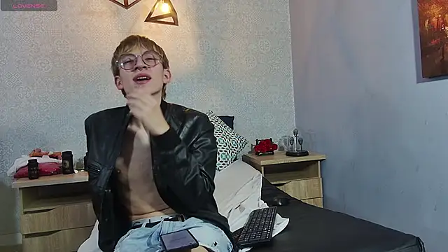 axell_stone_ live XXX chat